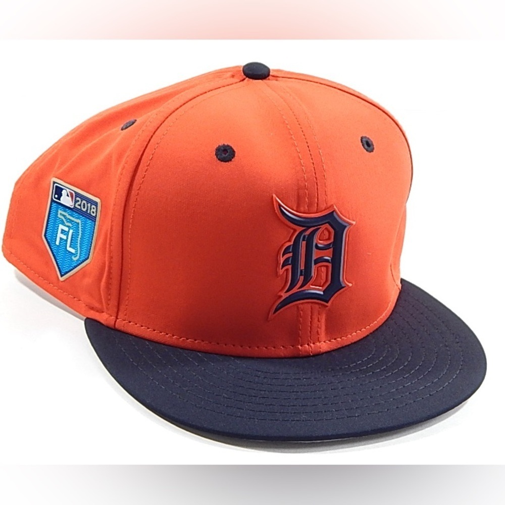 Sz 8 1/8 DETROIT TIGERS RAIN COAT MATERIAL FITTED CAP